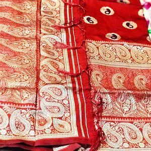 Beautiful Red Woven Banarasi Saree With Blouse